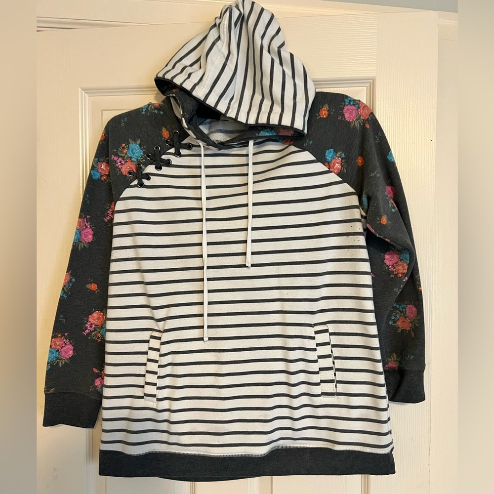 Maurices Sweatshirt